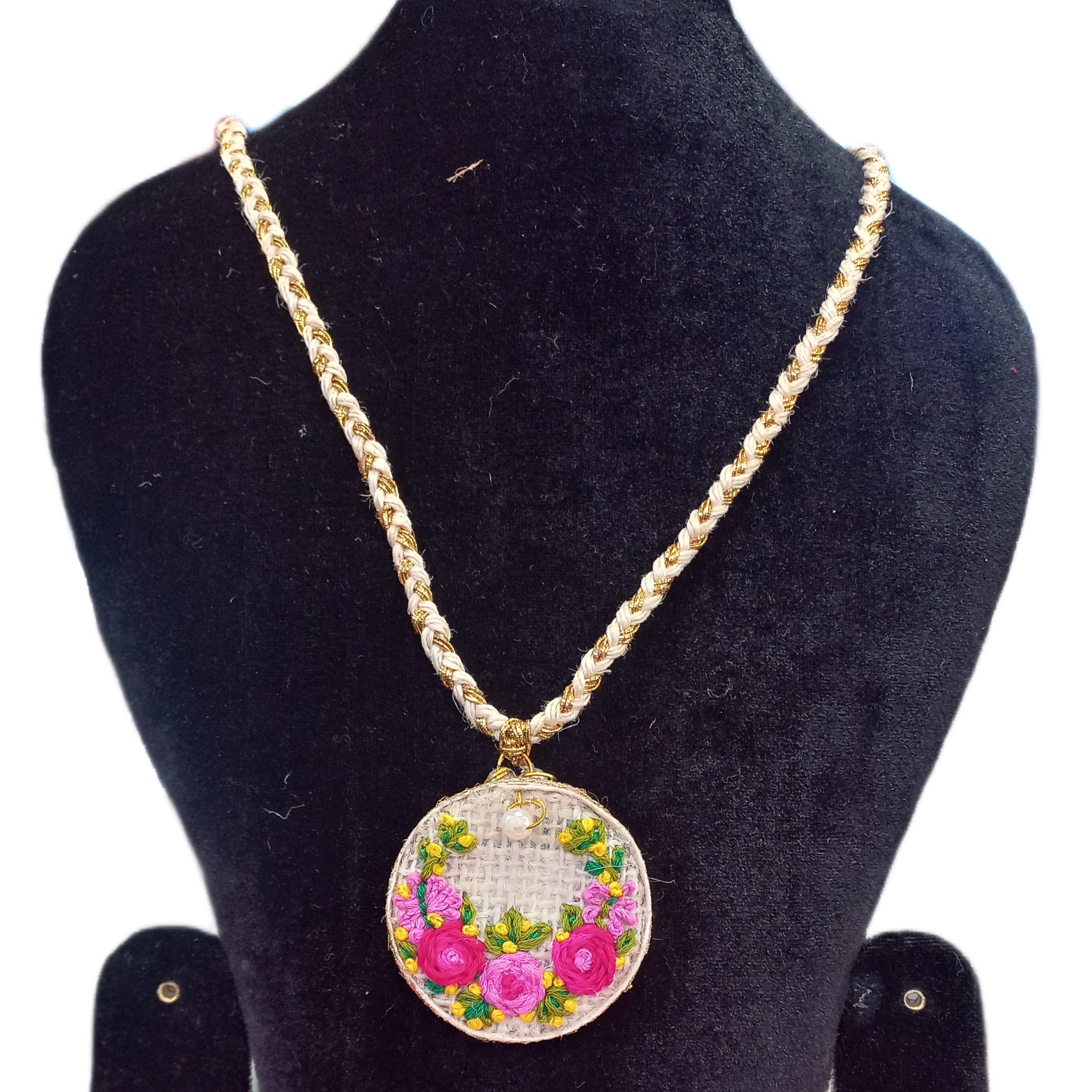 Handcrafted Round Thread Embroidery Necklace